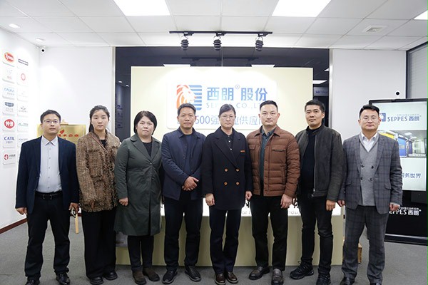 众人在苏州91免费APP下载黄色门业合影留恋 众人在苏州91免费APP下载黄色门业合影留恋
